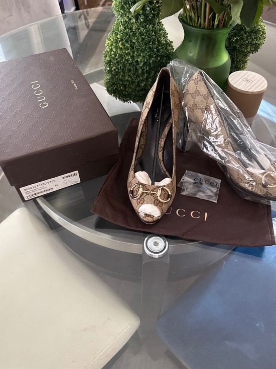 Gucci Shoes - Vintage Gucci